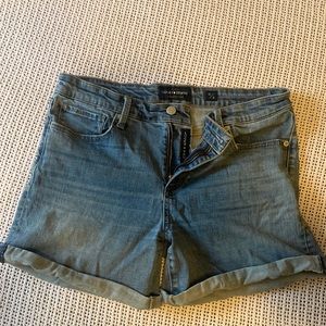 Lucky Brand cuffed Jean short, blue, size 12/31